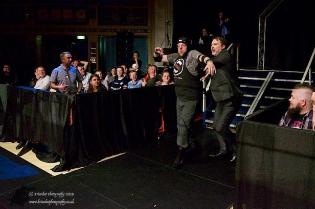 40645183_2153450554696700_8684582369690124288_n